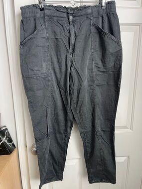 Old Navy XL Cropped Grey Casual Ankle Pants